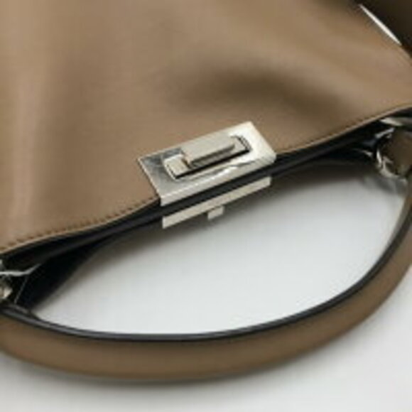Fendi Essentially Leather Handbag Shoulder Bag - Picture 6 of 10